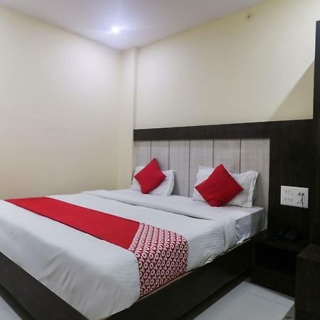 Oyo 48974 Hotel Shweta Residency Váránaszi Kültér fotó