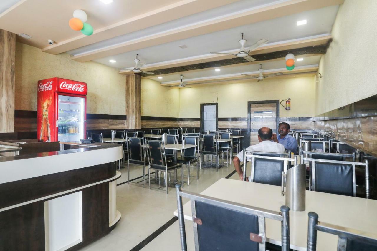 Oyo 48974 Hotel Shweta Residency Váránaszi Kültér fotó